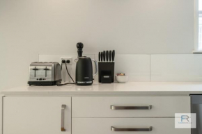 Beautiful Birkenhead Home (Furnished Rentals)